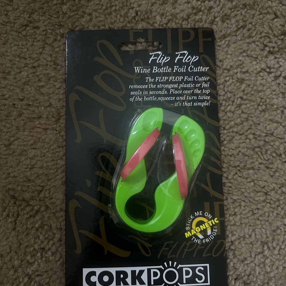 Flip Flop Wine Bottle Foil Cutter - Green and Pink